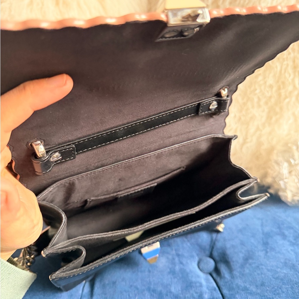 🛑SOLD🛑Fendi
Kan I Bag Zucca Embossed Patent and Leather Small - Picture 8 of 9